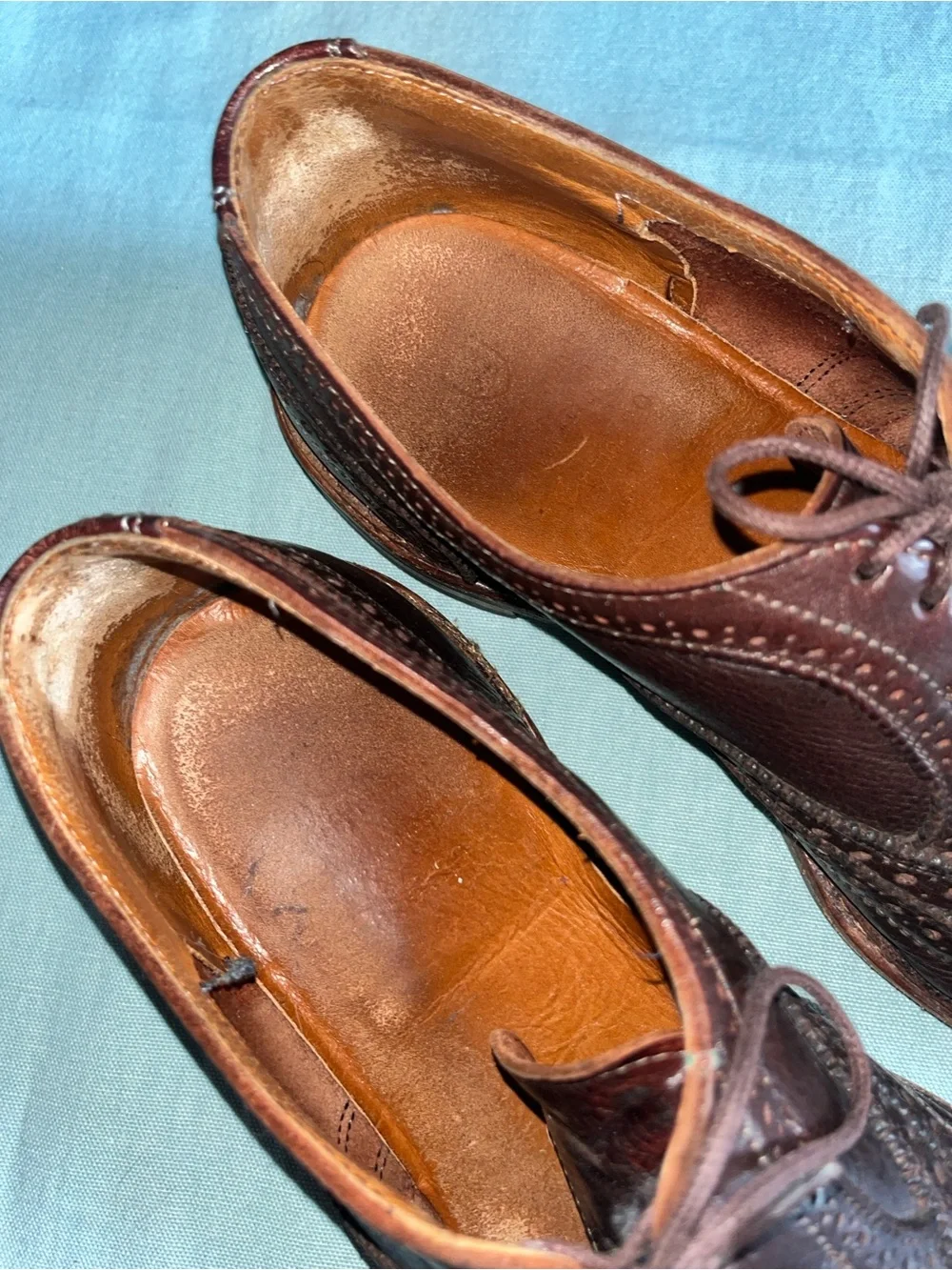 Men's Classic Brogue Leather Oxfords in Dark Brown Burgundy